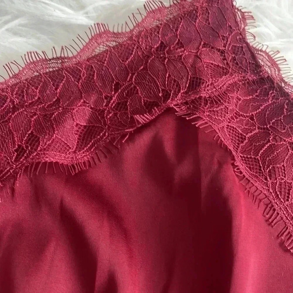 Burgundy satin and lace top - Picture 2 of 6